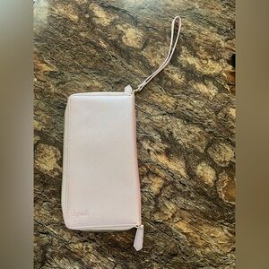 Apadi Wristlet Purse/Wallet